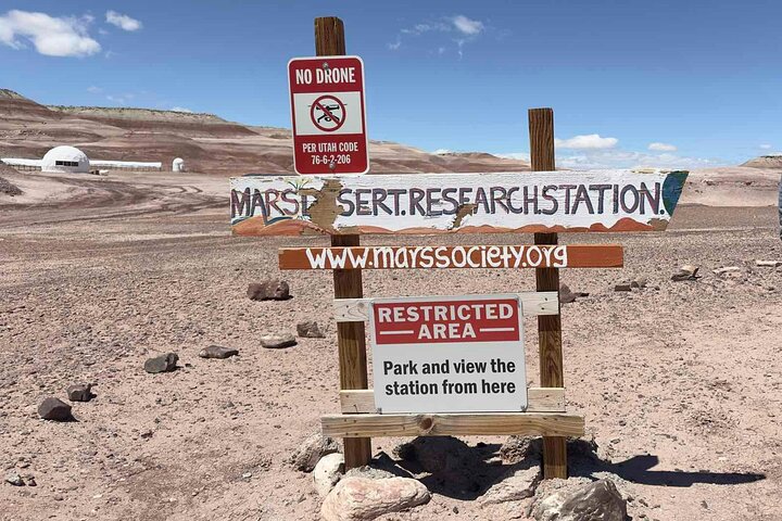 Hanksville: Purple Mountain Photography Tour