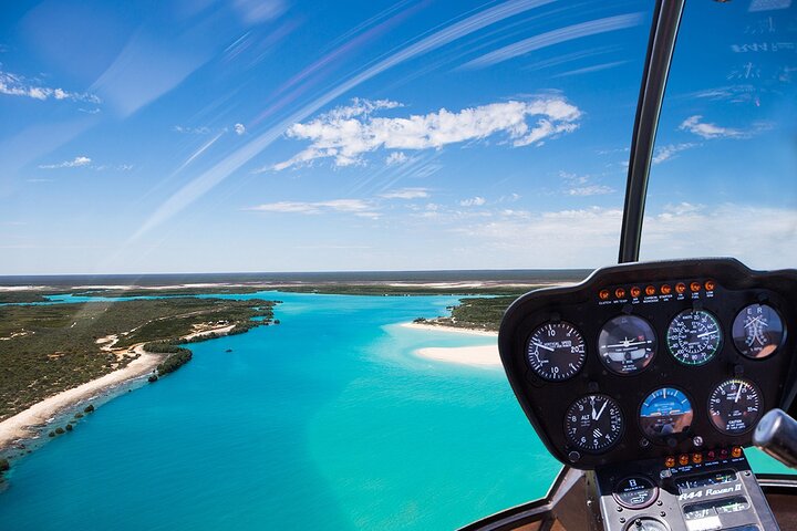 Pearls & Coast: 35-Min Heli Flight, Willie Creek Tour & Lunch