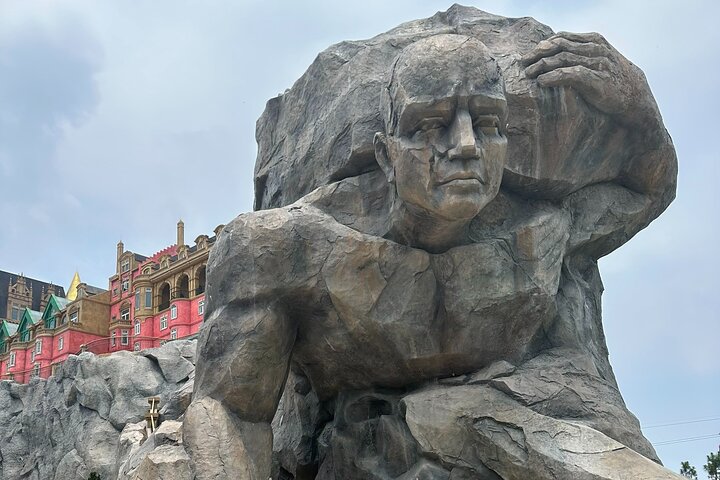 DA NANG Ba Na Hills, Golden Bridge & Cable Cars PRIVATE TOUR