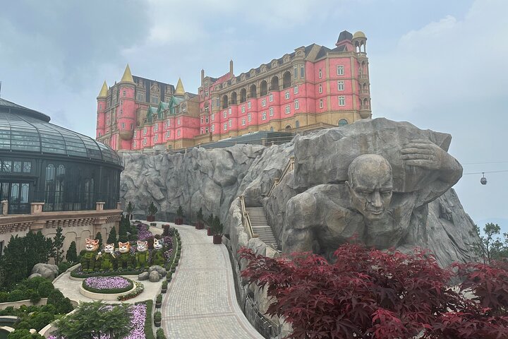 DA NANG Ba Na Hills, Golden Bridge & Cable Cars PRIVATE TOUR