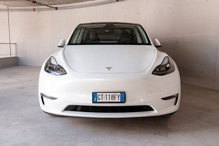 Rent Tesla Model Y LR