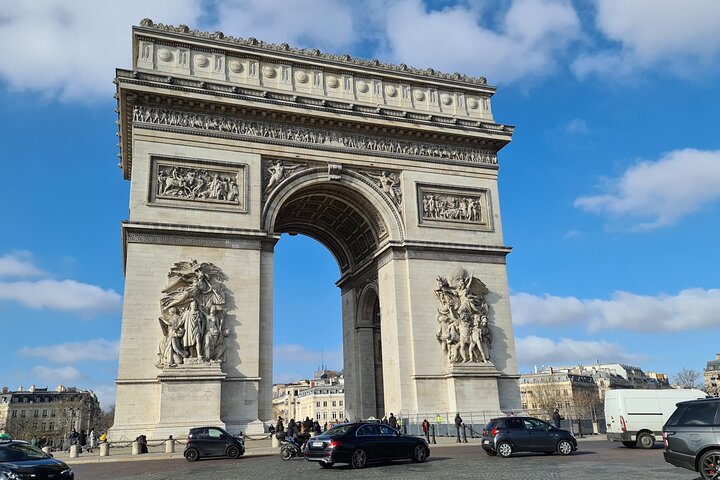 Paris: Hassle-Free Round-Trip Transfer for Cruisers in Le Havre