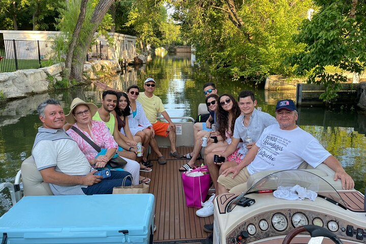 Lake Austin Private Boat - 2 Hour, Cooler, Swim, BYOB, Float Pad