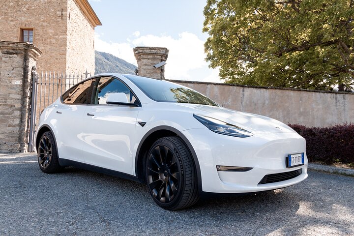Rent Tesla Model Y LR