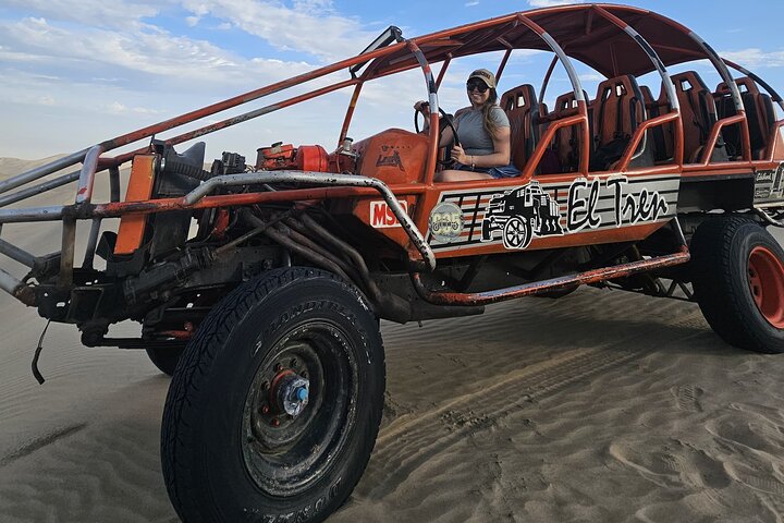 Sunset Experience: Buggy and Sandboarding in Huacachina