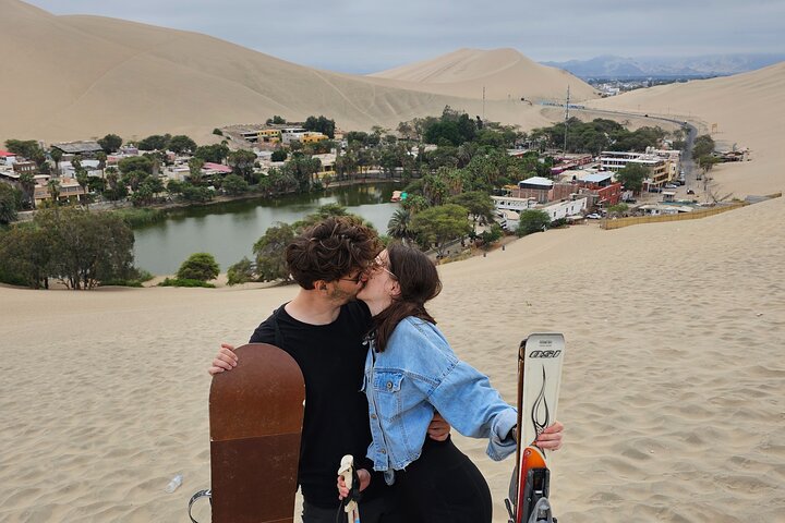 Sunset Experience: Buggy and Sandboarding in Huacachina