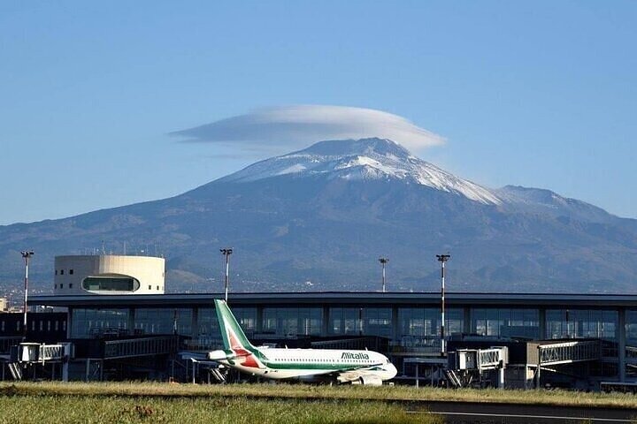 Catania Airport Transfer ↔ Syracuse , Taormina or Giardini Naxos