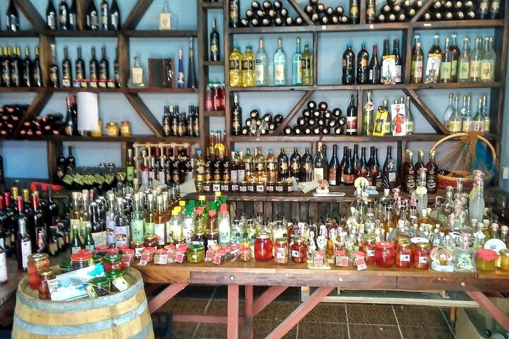 Experience Blue Eye , Lekuresi Castle and Taste Traditional Albanian Wine
