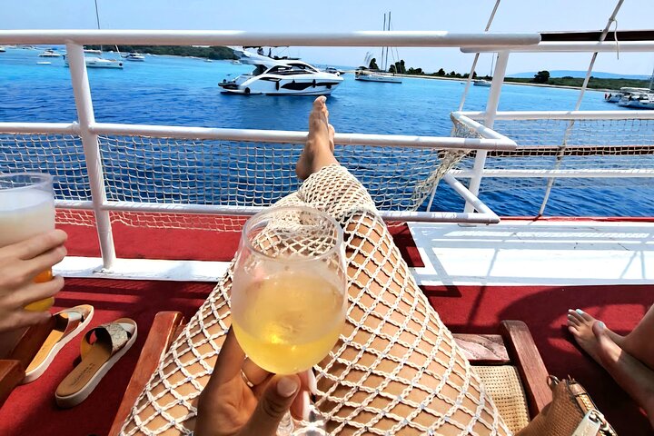 All-Inclusive Blue Lagoon & 3 Island Boat Tour with Food & Drinks