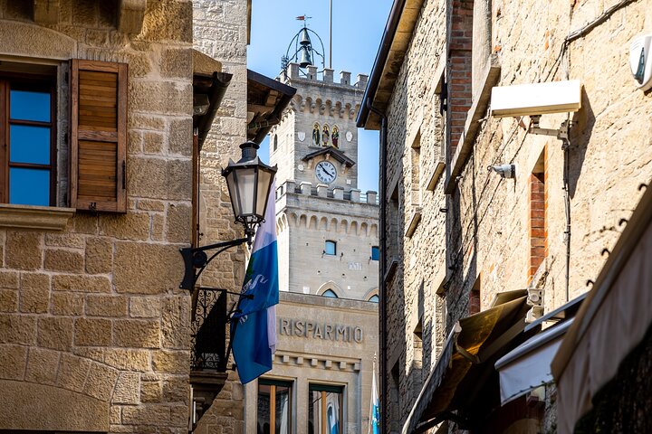 San Marino Self-Guided Walking Tour of the Old Town