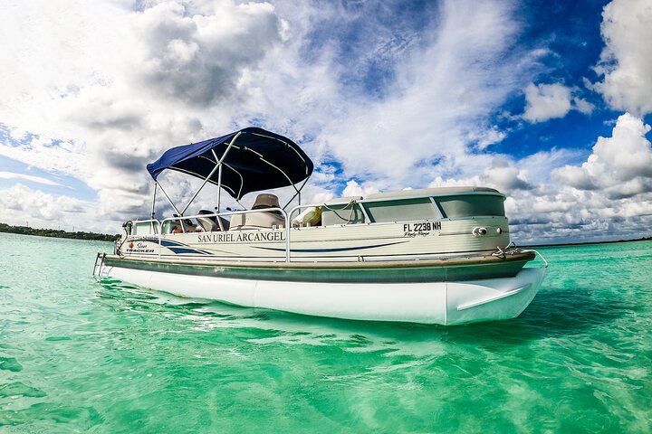 3 hr Pontoon Tour with access to Beach Club and Free Kayaks