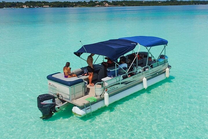 3 hr Pontoon Tour with access to Beach Club and Free Kayaks