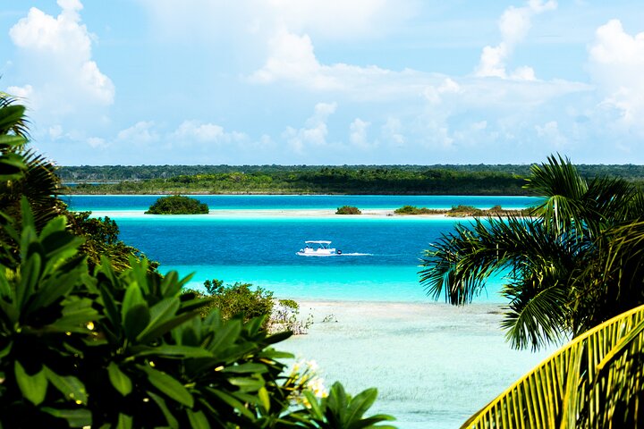 3 hr Pontoon Tour with access to Beach Club and Free Kayaks
