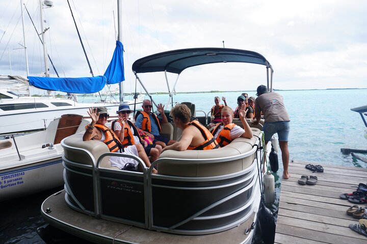 3 hr Pontoon Tour with access to Beach Club and Free Kayaks