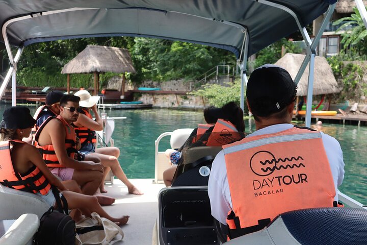 3 hr Pontoon Tour with access to Beach Club and Free Kayaks