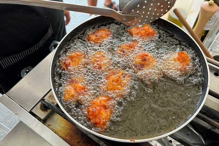 Santorini Private Cooking Class and Island Tour Experience