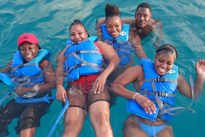 2 Hours Turtle Feeding, Shipwreck & Reef Snorkeling Tour Barbados