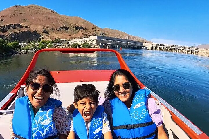 15 Mile Jet Boat Ride & Media Package ~30-50+ Min. Wenatchee, WA