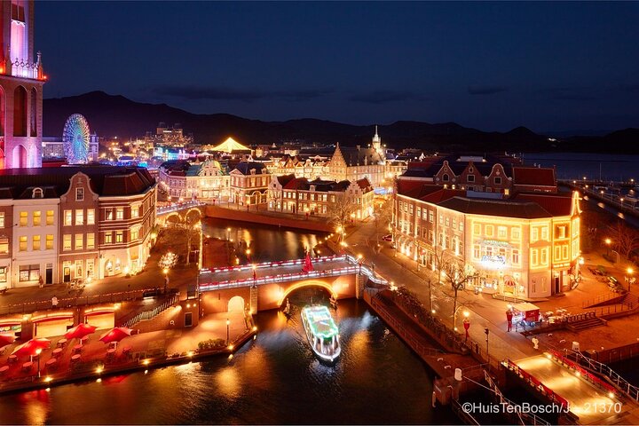 Huis Ten Bosch Full Day Bus Tour From Hakata
