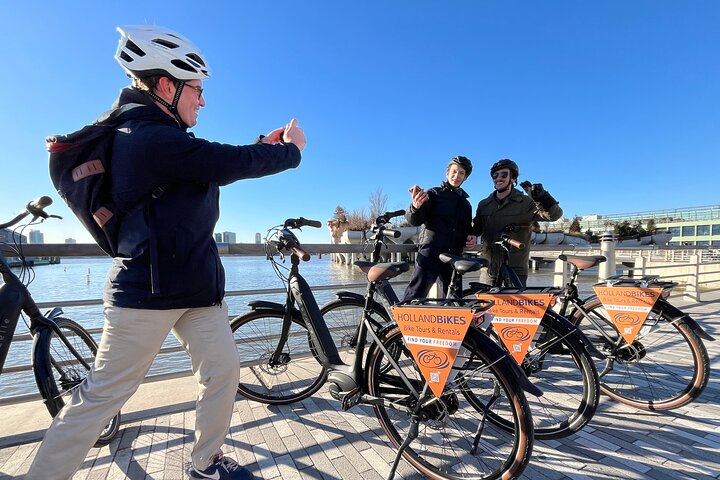 Brooklyn Bridge, DUMBO and Downtown Manhattan Guided Bike Tour