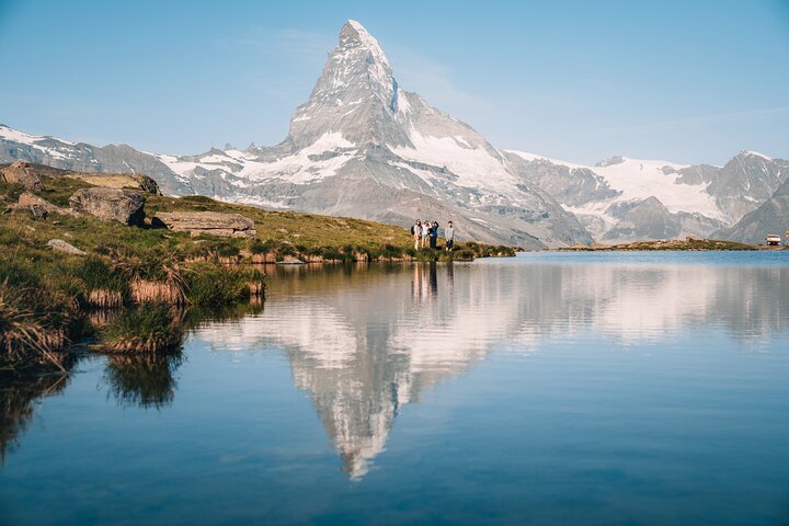 Geneva: Day trip To Zermatt & Iconic Matterhorn with Skyglass bus