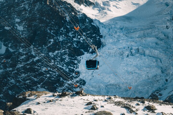 Geneva: Day trip To Zermatt & Iconic Matterhorn with Skyglass bus