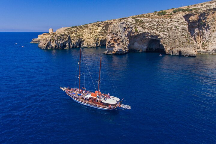 From Sliema: Three Bay Cruise with Lunch and Optional Transfers