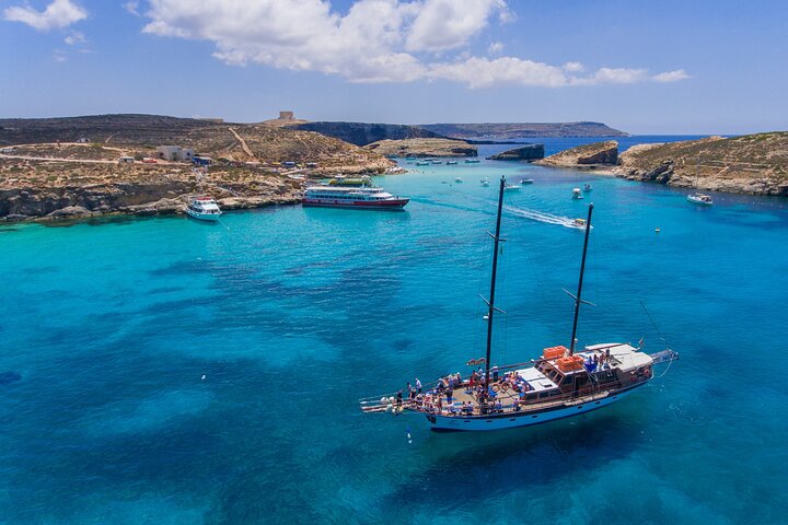 From Sliema: Three Bay Cruise with Lunch and Optional Transfers