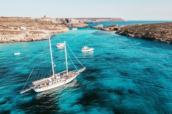 From Sliema: Three Bay Cruise with Lunch and Optional Transfers