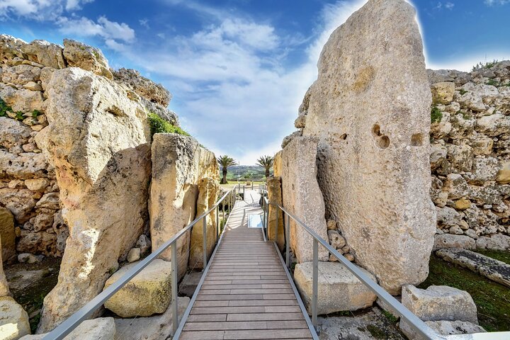 Gozo Full-Day Group Coach Tour including Lunch and Transfers