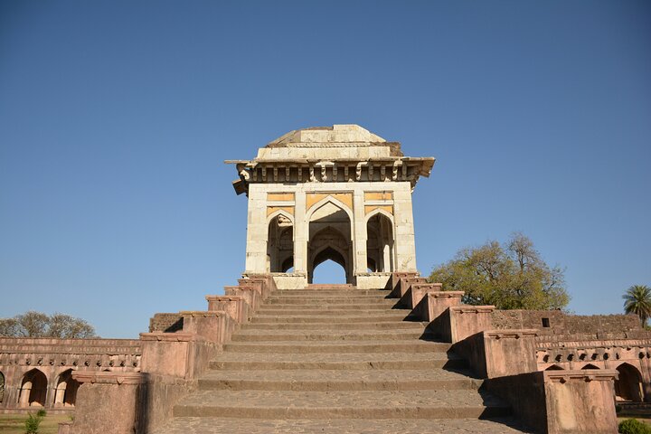 Mandu & Maheshwar Private Day Tour from Indore with Entrances