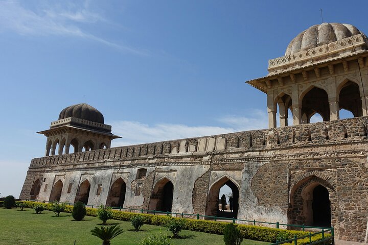 Mandu & Maheshwar Private Day Tour from Indore with Entrances