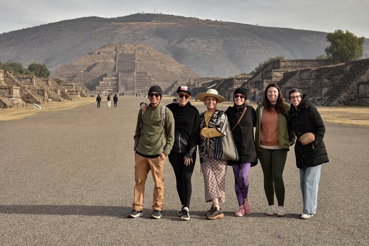 Teotihuacan pyramids morning or afternoon without tourist traps