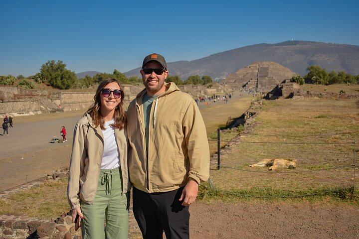 Teotihuacan pyramids morning or afternoon without tourist traps