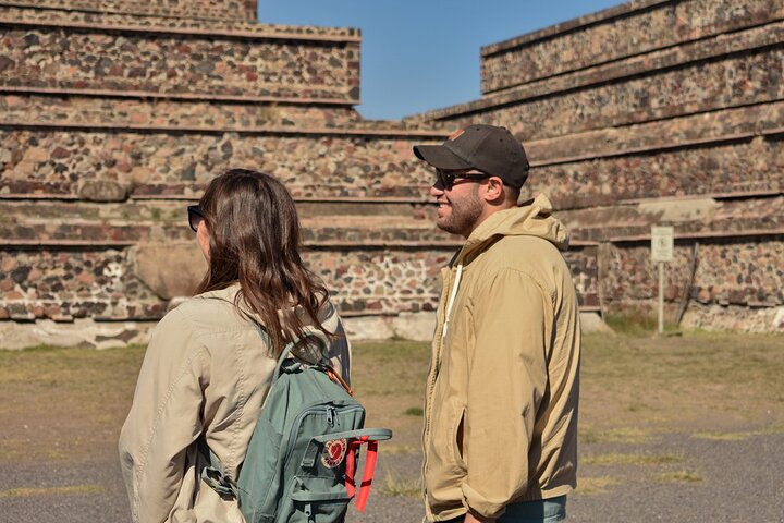 Teotihuacan pyramids morning or afternoon without tourist traps