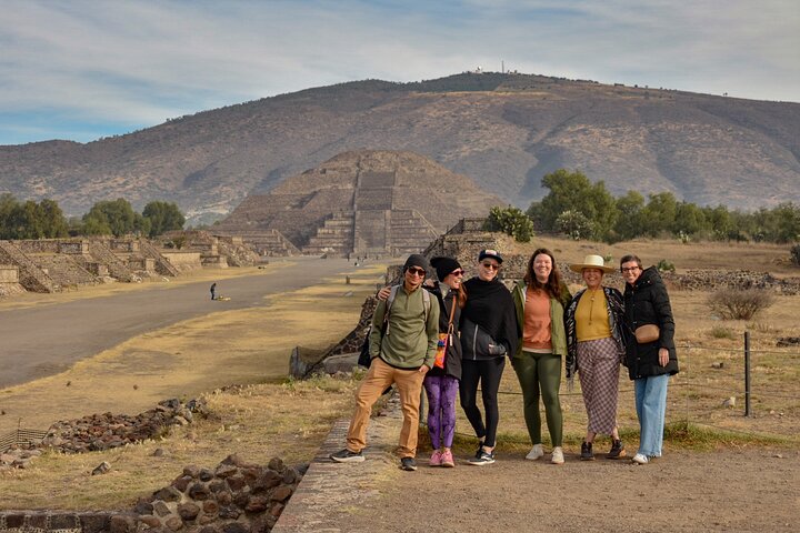 Teotihuacan pyramids morning or afternoon without tourist traps