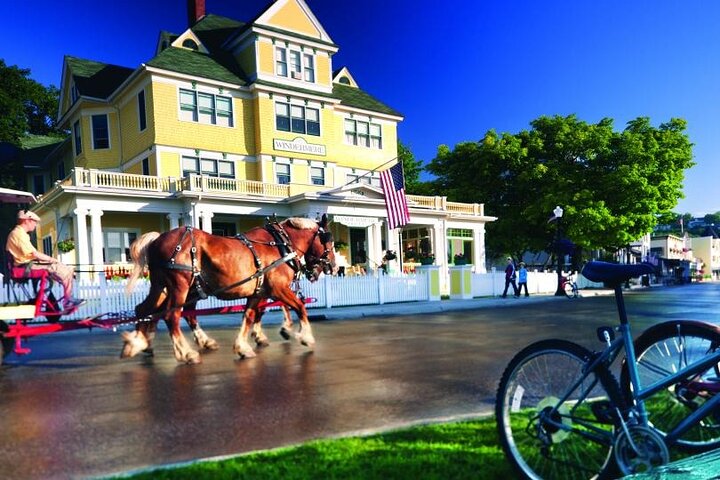 Scenic Mackinac Island: A Self-Guided Cycling Audio Tour