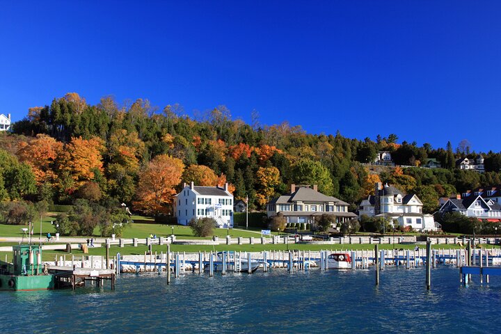 Scenic Mackinac Island: A Self-Guided Cycling Audio Tour
