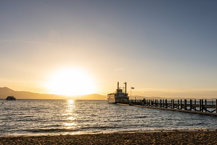 Lake Tahoe Evening Dinner Cruise