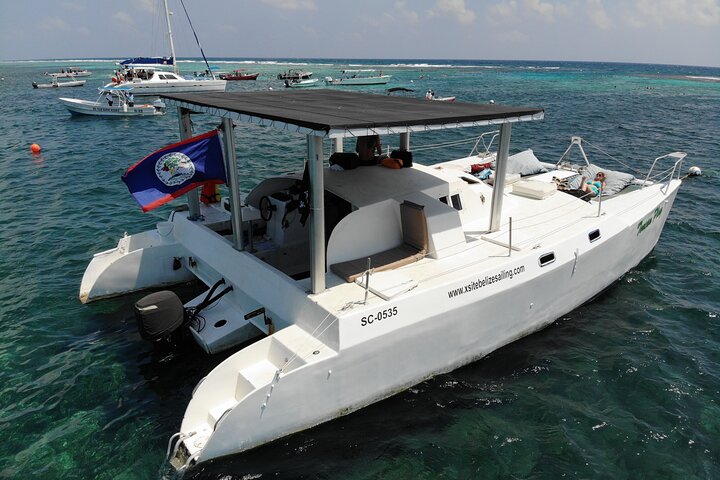Caye Caulker Sailing with Snorkeling Hol Chan and Shark Ray Alley
