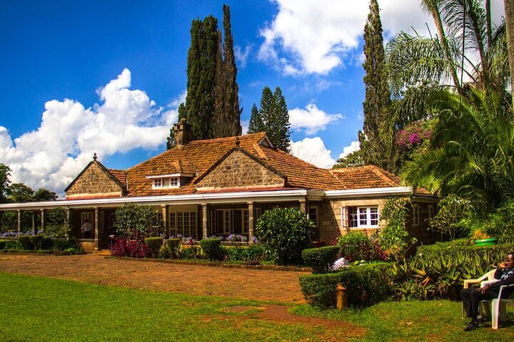 Giraffe Center, Karen Blixen, Beads and Bomas Cultural Dances