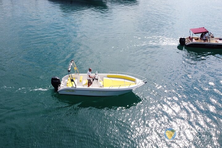 Private 40hp Boat Tour of the Amalfi Coast and Positano
