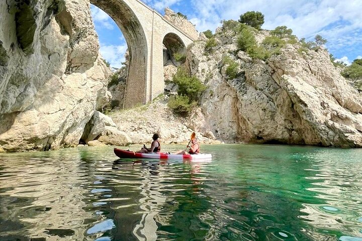 Guided kayak excursion in creeks