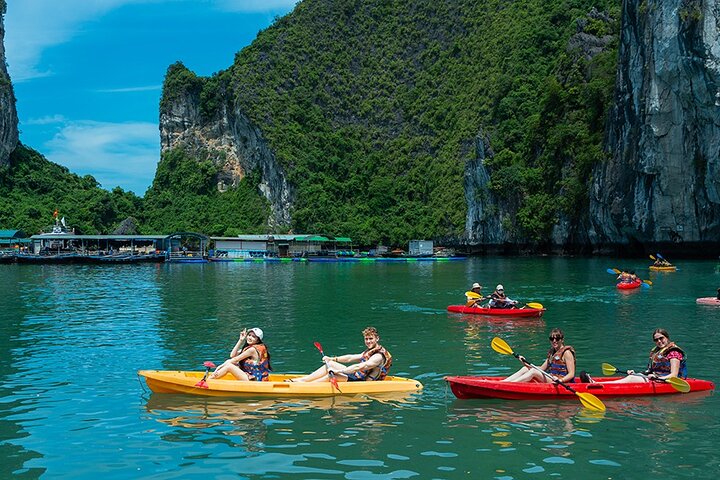 Halong Bay 5-Star Day Cruise-Titop Island, Cave, Jacuzzi & Buffet