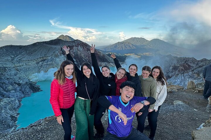 From Banyuwangi or Bali Sunrise Ijen Vulcano Hiking All Inclusive