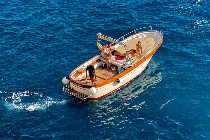 Capri Private Boat Tour with Capri Skipper