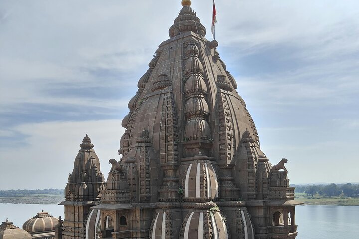 Mandu & Maheshwar Private Day Tour from Indore with Entrances