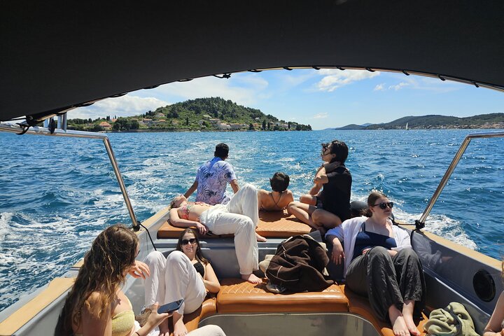 Zadar: 3 Islands Luxury Boat Tour with Aperol Spritz & Snorkeling