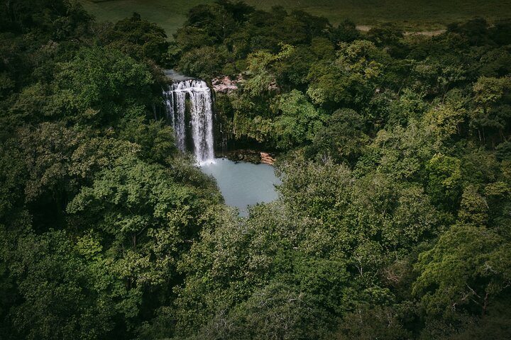 Rio Celeste Hiking, Sloth Sanctuary & Llanos de Cortes Waterfall Tour