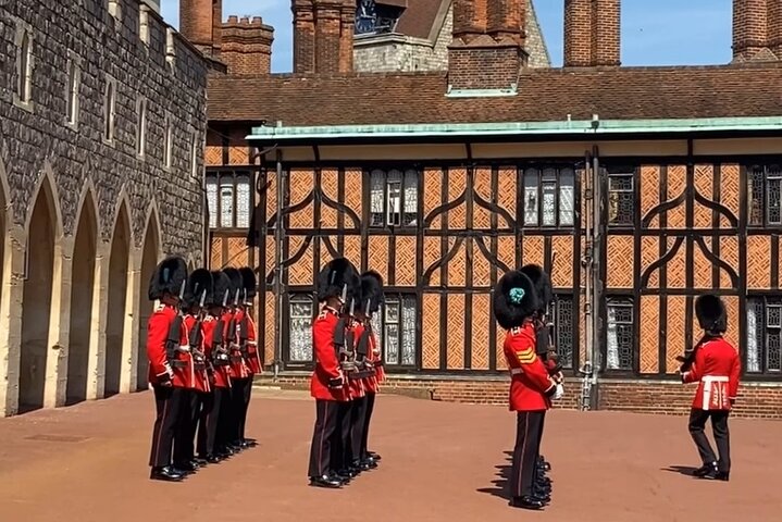 Private Walking Tour with Accredited Expert Guide Windsor Castle
